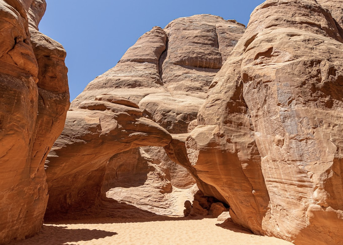 Best hikes in Arches National Park - Sand Dune Arch 