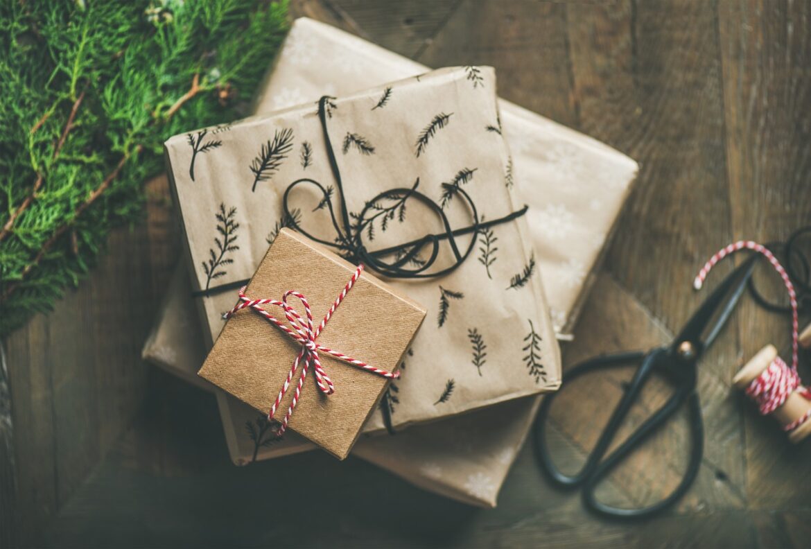 Gift Ideas For Travelers: A Travel Lovers Christmas Wish List